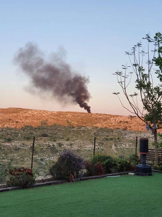 צולם מחצר בית בנעלה